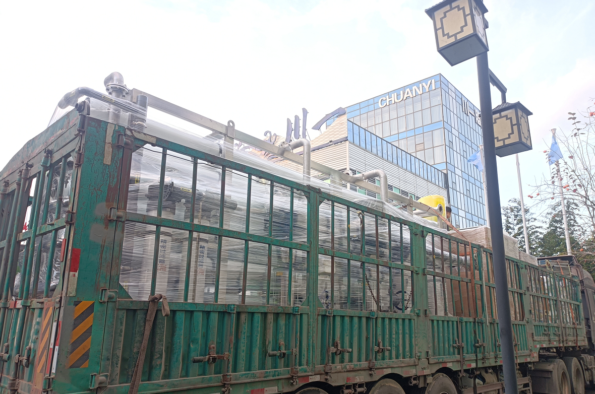 【川一股份】40T/H雙級(jí)反滲透設(shè)備裝車(chē)發(fā)往聊城高唐縣
